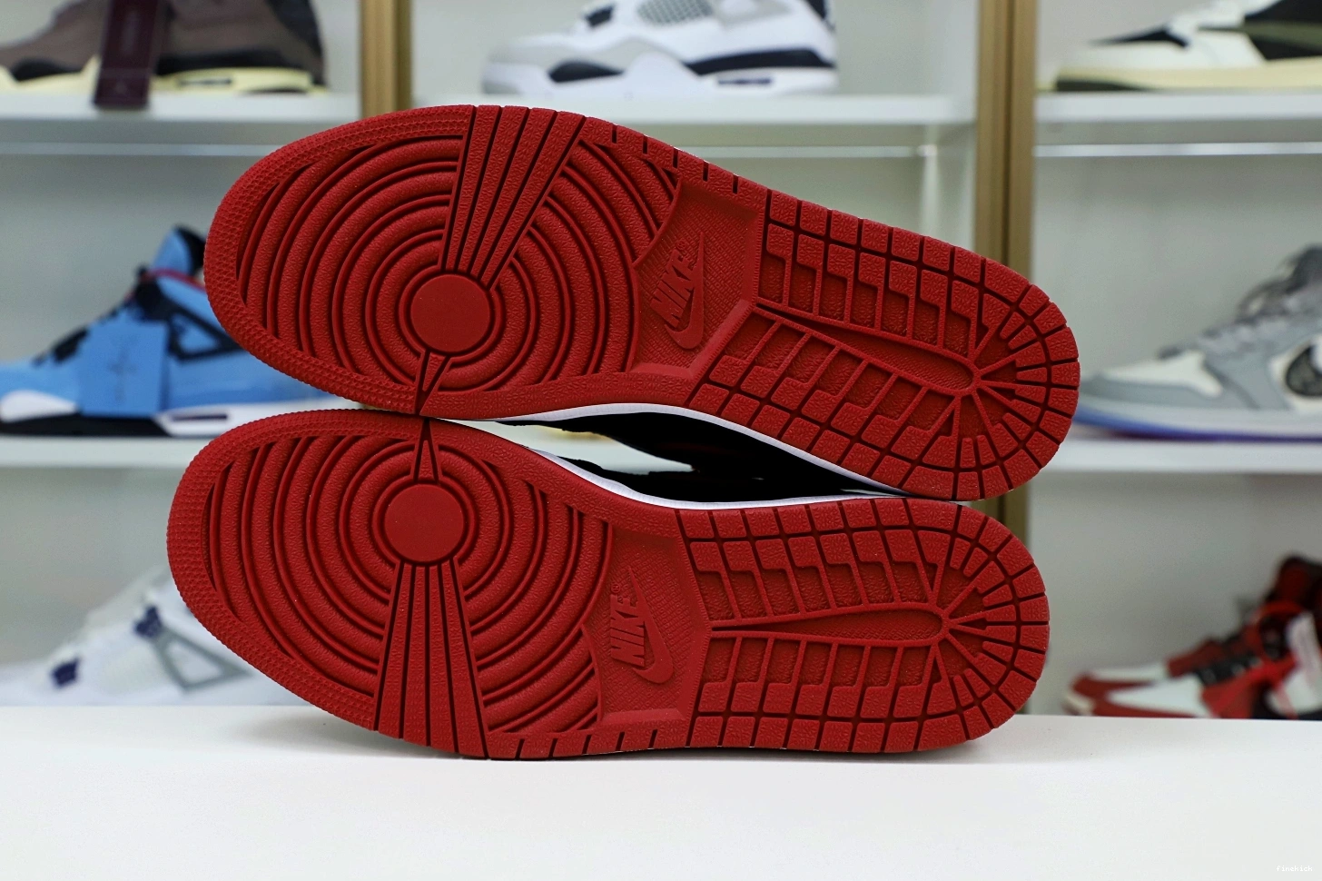 RETRO 'BRED' JORDAN 1 OG AIR HIGH 0114